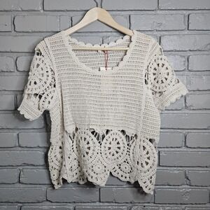 Solitaire Women's Large Beige Short Sleeve crochet Knit Top